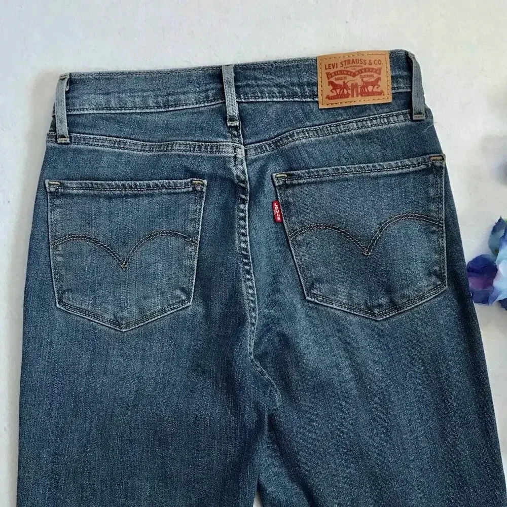Levi's NWOT 724 High Rise Straight Crop Jeans Women 26